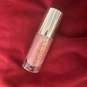 New in wrap SKINN LIP OIL blush colour